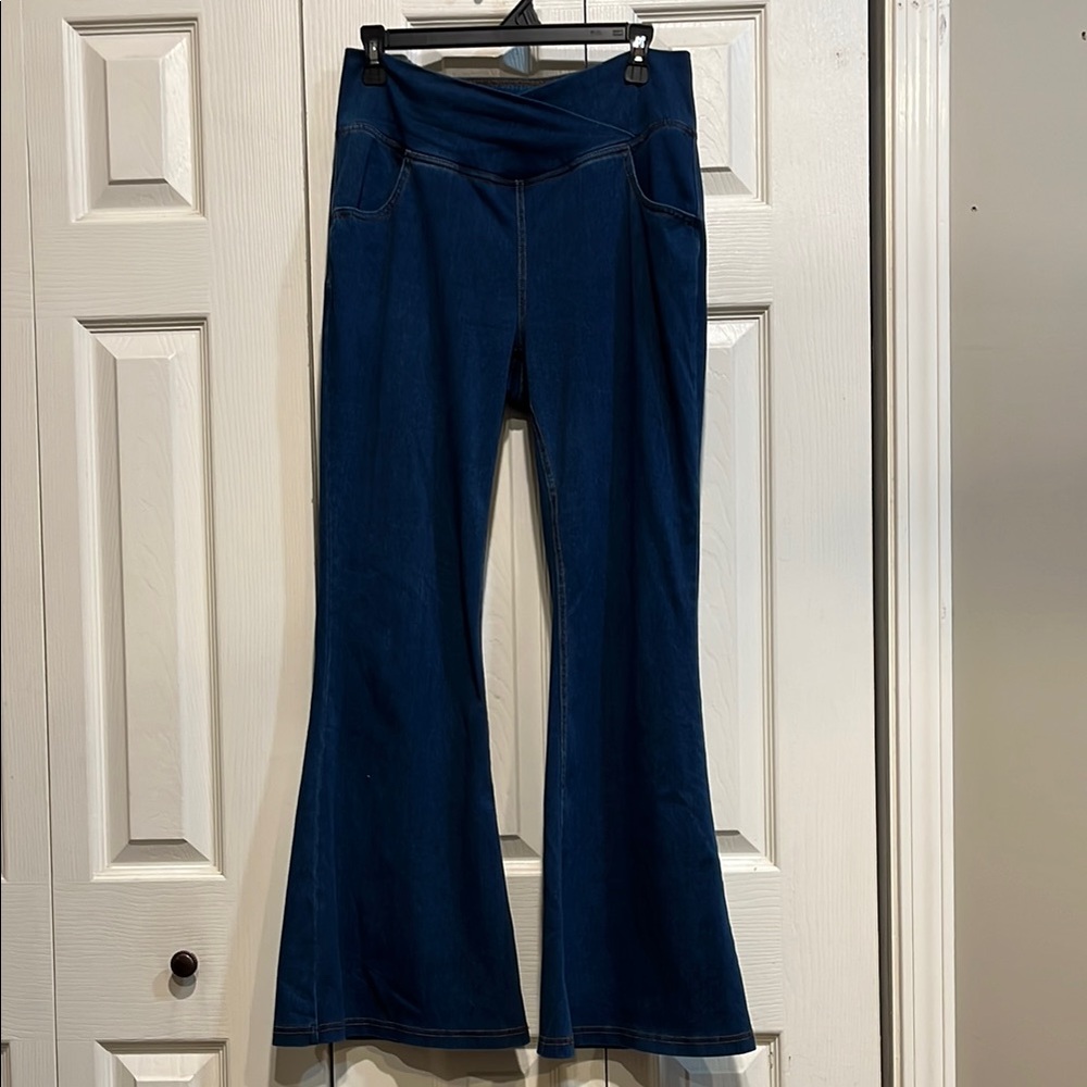 Halara Flex™ High Waisted Crossover Pocket Stretchy Casual Flare. Sz. Large